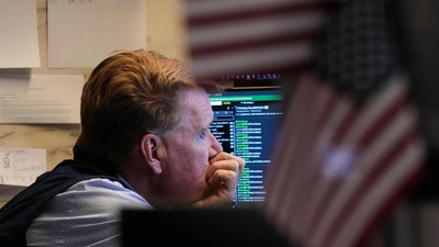 US stock market today: Wall Street sees mixed performance; Dow rises 0.3%, Nasdaq falls 0.8% as AI stocks slide